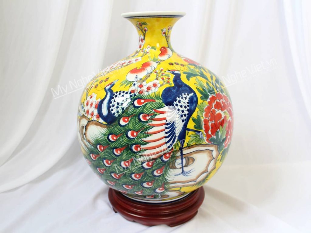 Lộc bình gốm thu tài hút lộc