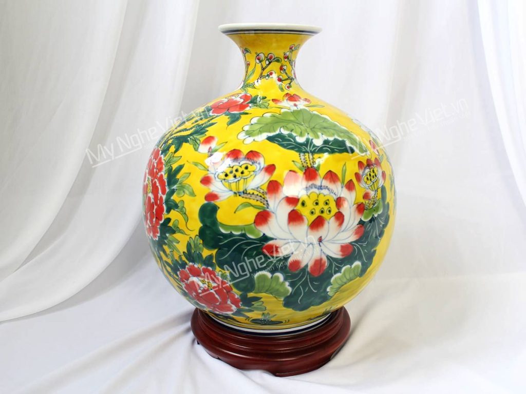 Lộc bình gốm thu tài hút lộc