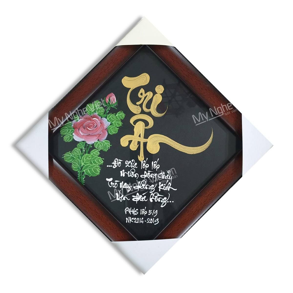 Tranh thư pháp chữ Tri Ân nền đen