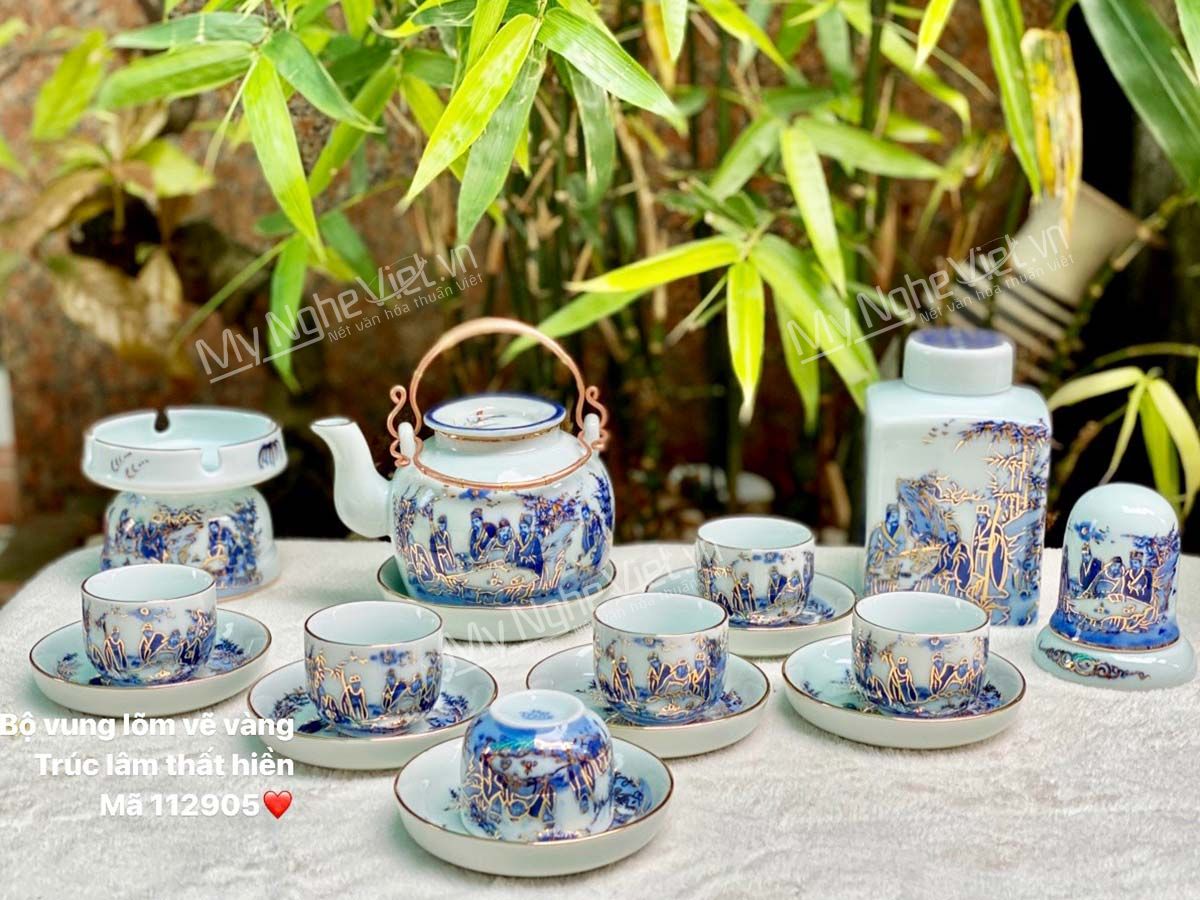 Bình trà vẽ vàng gốm Bát Tràng