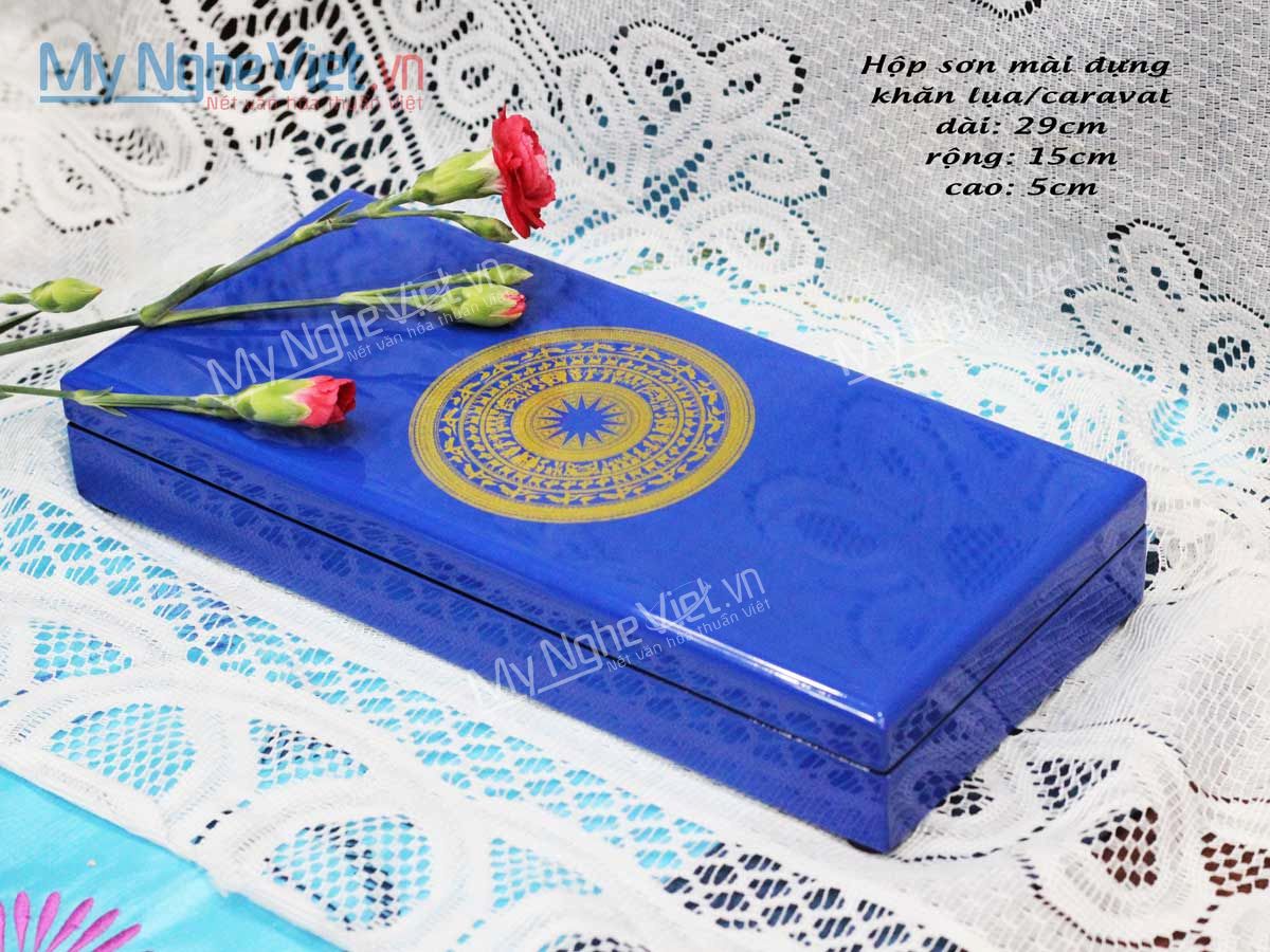 Cà Vạt và Hộp sơn mài