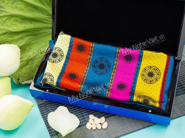 Khăn Choàng Lụa Hà Đông họa tiết trống đồng - Hình ảnh 4