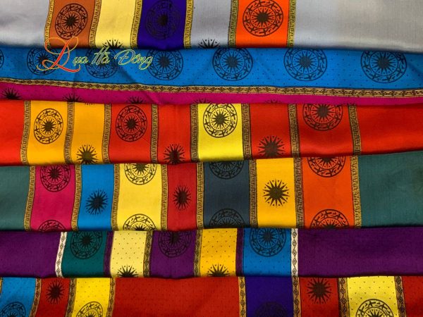 Quà Tặng Khăn Lụa Hà Đông – Họa Tiết Trống Đồng Việt Nam - Hình ảnh 5