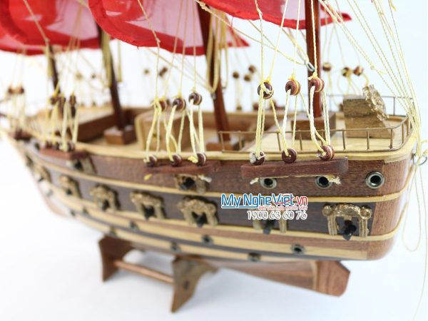 Mô hình thuyền chiến cổ Jylland (thân 40cm) buồm đỏ MNV-TB27-3 - Hình ảnh 3